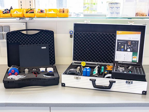 Energiekoffer mit Versuchen zu Biowasserstoff, Brennstoffzelle, Bioethanol