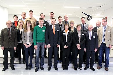 Auf Einladung des P-Seminars Wirtschaft und Recht unter der Leitung von StR Sascha Häcker, fand ein Studieninfotag zum Thema „Duales Studium“ am Stiftlandgymnasium in Tirschenreuth statt. Vertreter regionaler Unternehmen und die OTH Amberg-Weiden inf