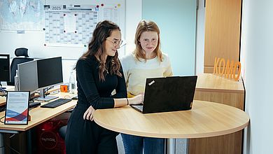 Schülerin Adela Cajthamlová absolvierte ein berufliches Praktikum an der Hochschule