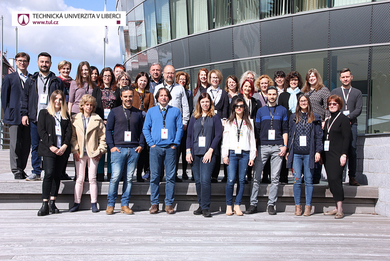 Gruppenfoto an der TU Liberec 