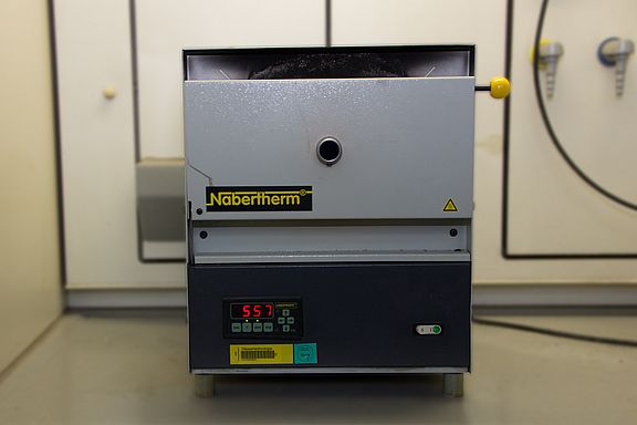 Im Glühofen kann der Trockensubstanzgehalt, der Trockenrückstand und der Glühverlust untersucht werden.