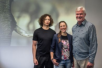 Arsenii Bondarenko, Prof. Dr. Theresa Götz und Dr. Robert Guldemond arbeiten an einem gemeinsamen KI-Projekt zwischen Deutschland und Südafrika