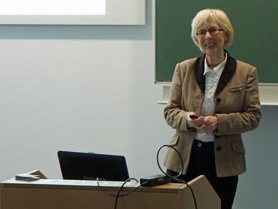 Dr. med. Ute-Heide Kleppik informierte in ihrem Gastvortrag über Stressprävention.