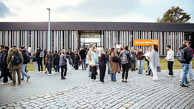 Die Mehrheit der Studierenden startet am Campus in Weiden