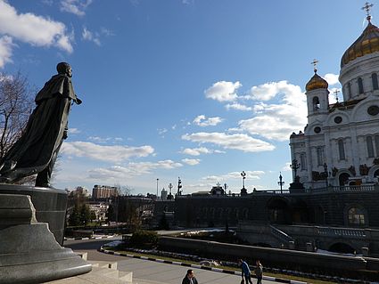 Alexander der Große blickt zur Christus Erlöser Kathedrale