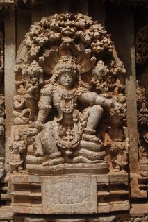 Figur am Kashava Tempel