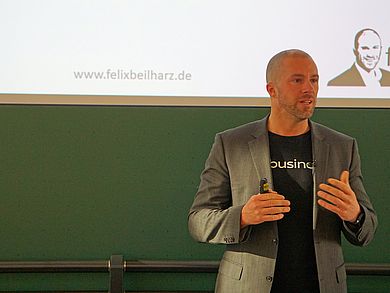 Online-Marketing-Experte Felix Beilharz zeigt, wie erfolgreiches Social Media Marketing funktioniert.