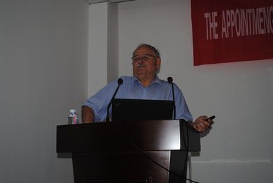Prof. Günter Elsbett bei seinem Vortrag