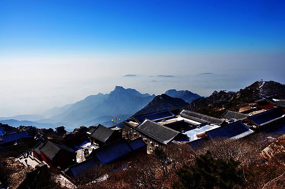 Aussicht vom Gipfel des Berges