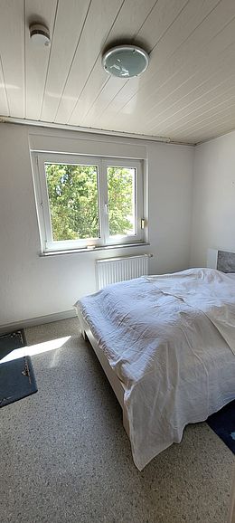 Schlafzimmer .