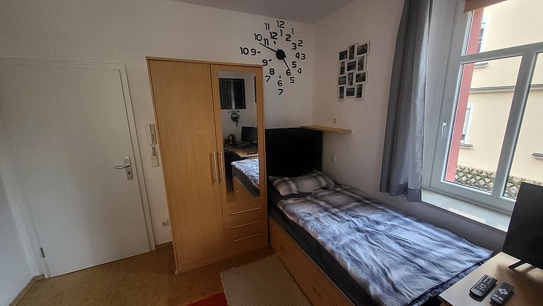 Wohn- und Schlafzimmer 2
