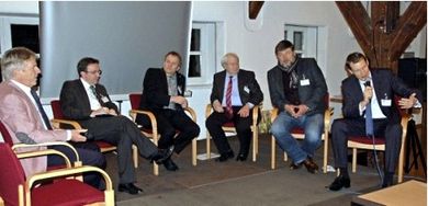 Prof. Dr. Reiner Anselstetter (Institut für Handelsmanagement der OTH Amberg-Weiden) war als Experte zum Symposium „Einzelhandel in der Innenstadt“ in Schwabach eingeladen. Das Schwabacher IHK-Gremium hatte dieses Symposium am 22. November 2013 im Na