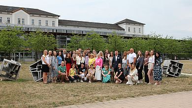 Gruppenfoto am Campus