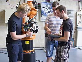 Studenten | Studiengang Mechatronik und digitale Automation Studenten | Studiengang Mechatronik und digitale Automation