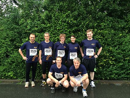 Lauf-Team der OTH Amberg-Weiden: Hintere Reihe von links: Michael Bauernfeind, Prof. Dr.-Ing. Manfred Beham, Anita Kröner, Barbara Kostial, Stephan Söllner. Vordere Reihe von links: Christian Fehn, Josef Roth