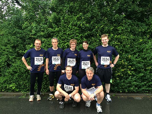 Lauf-Team der OTH Amberg-Weiden: Hintere Reihe von links: Michael Bauernfeind, Prof. Dr.-Ing. Manfred Beham, Anita Kröner, Barbara Kostial, Stephan Söllner. Vordere Reihe von links: Christian Fehn, Josef Roth