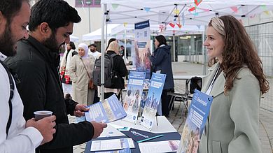 Mehrere Stände informierten über Wege ins Ausland und Möglichkeiten internationale Erfahrungen zu sammeln