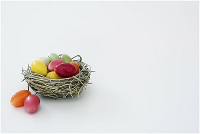 Frohe Ostern und ein buntes Osternest