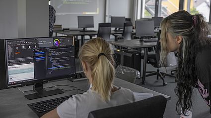 Die Schülerinnen konnten selbst eine App programmieren und KI trainieren