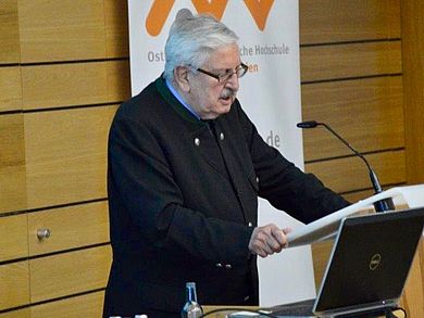 Prof. Dr. Dr. em. Jörg Maier