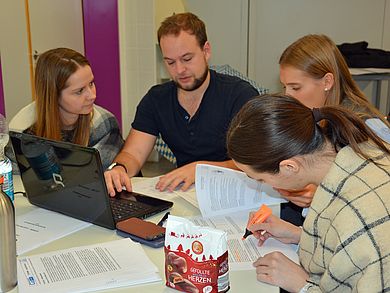 Unternehmen 1 auf der Suche nach einem Weg durch den Zahlendschungel