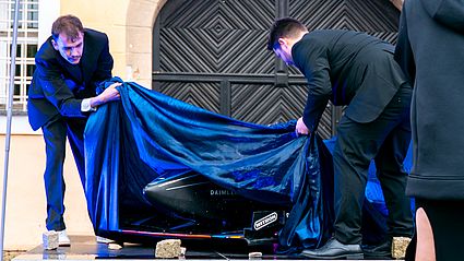 Der neu enthüllte Rennwagen setzt mit einem neu entwickelten Aerodynamikpaket aus dem 3D-Drucker und einem komplett überarbeiteten Chassis neue Maßstäbe 