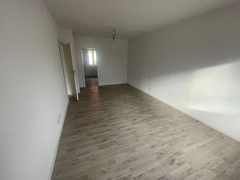 Wohnzimmersicht Richtung Schlafzimmer