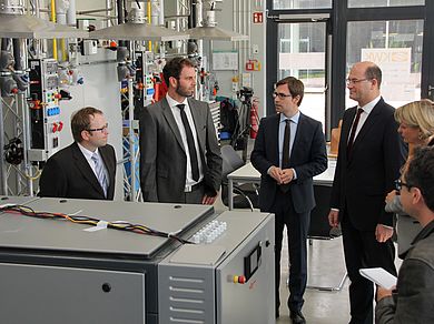 Albert Füracker und das KWK-Forschungsteam