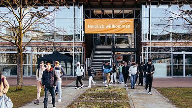 898 Erstsemester starten ihr Studium im Sommersemester an der OTH Amberg-Weiden