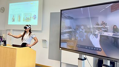 Ein Mitglied des Anatomy Lab-Teams demonstriert die intuitive Steuerung der Apple Vision Pro – eine neue Dimension des Lernens