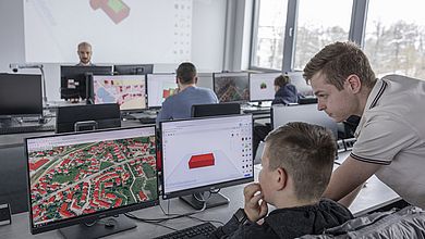 Schüler vor PC