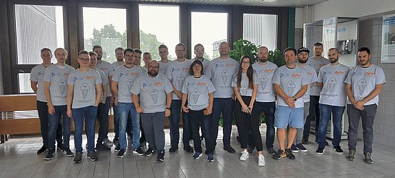 Gruppenbild in einem Gebäude