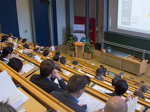 Gut gefüllter Audimax am Patenttag an der Ostbayerischen Technischen Hochschule