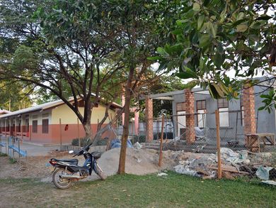 Die Bibliothek der Grundschule Ban Phang Heng wird zurzeit fertiggestellt.