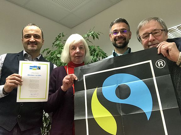 VertreterInnen der Fair Trade-Lenkungsgruppe mit Alexander Herzner (2. v. r.)