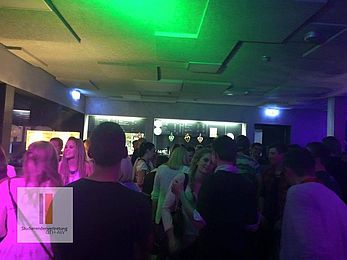 2015-16 WS OTH Oktoberfest Clubbing klein 09