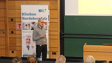 Dr. Bernd Hornbacher erklärt, inwiefern Frauen anders laufen