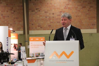 Schirmherr Dr.-Ing. Helmut Steinberg von der Firma Nexans autoelectric GmbH (Floss) 