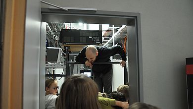 Am Nachmittag durften die Kinder einen Blick hinter die Kulissen eines Kinos werfen