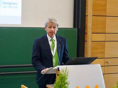Prof. Dr. Clemens Bulitta, Dekan der Fakultät Wirtschaftsingenieurwesen