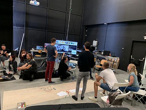 Studierende arbeiten im Designlabor