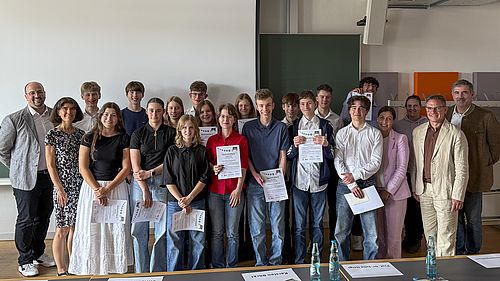16 interessierte und engagierte Schülerinnen und Schüler waren beim diesjährigen Science Camp in Amberg dabei