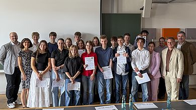 16 interessierte und engagierte Schülerinnen und Schüler waren beim diesjährigen Science Camp in Amberg dabei