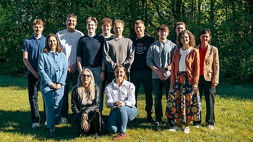 Gruppenfoto auf dem Campus Weiden