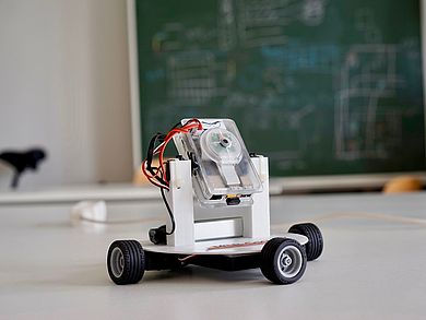 Computer Vision ist eine anspruchsvolle Technologie mit breitem Anwendungsspektrum. Im Studium stehen Mustererkennung und das Identifizieren von bewegten Objekten auf dem Programm. Computer Vision ist eine anspruchsvolle Technologie mit breitem Anwendungsspektrum. Im Studium stehen Mustererkennung und das Identifizieren von bewegten Objekten auf dem Programm.