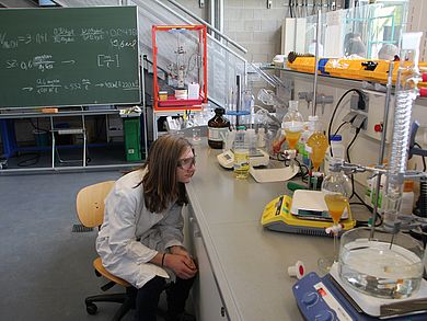 Warten auf Experimentergebnis