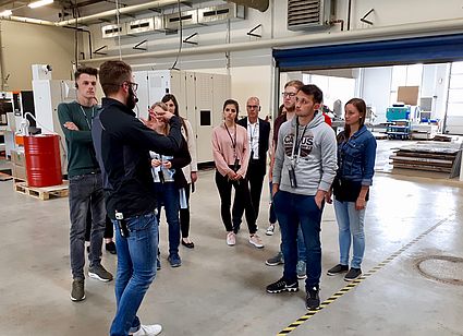Exkursion: Die Studierenden des Masterstudiengangs Interkulturelles Unternehmens- und Technologiemanagement bei der BAM GmbH