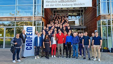 Gruppenfoto auf der Treppe