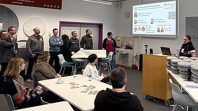 Vortrag und Austausch: Im Rahmen des Lehrernetzwerktreffens stellte das Anatomy Lab der OTH Amberg-Weiden seine Spatial-Computing-Projekte und das mobile Format „Anatomy Lab on the Road“ vor.