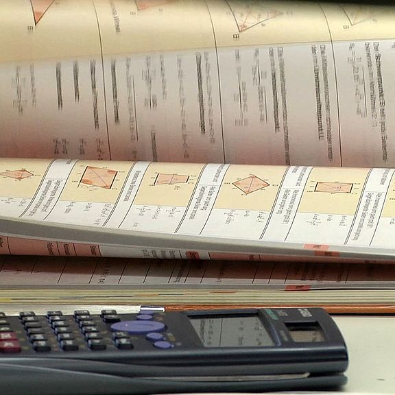 Taschenrechner und Formelsammlung